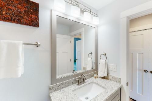 Spectacular Sunset Beach House Cb105
