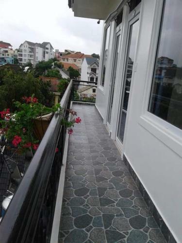 Hotel Kh�ch S?n H?ng Nguy�n