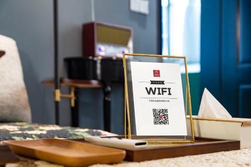 Locals Apartment Place 18