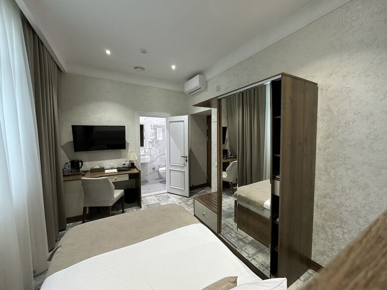 Green Park Hotel