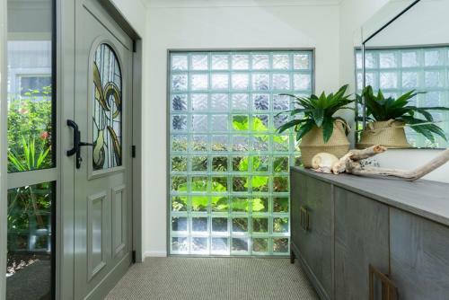 Napier Sea Views - Ahuriri Holiday House
