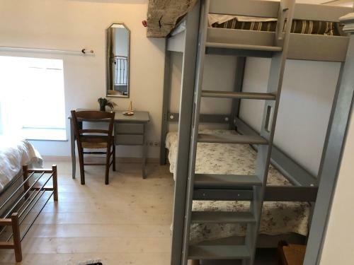 Hostal La Ferme Aux Glycines