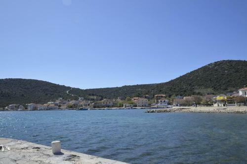 Lovely 2-bed Apartment In Vinisce Close To Beach