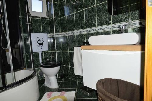 Lovely 2-bed Apartment In Vinisce Close To Beach