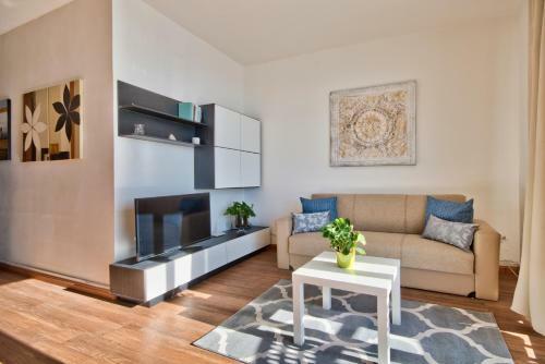 Direct Seaviews Tigne Sliema Apartment