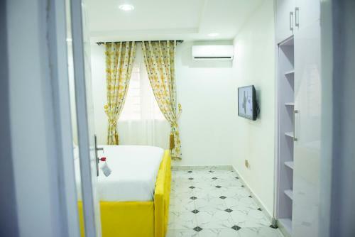 Luxury 3 Bedrooms Apart-24hrs Elect/wifi/security