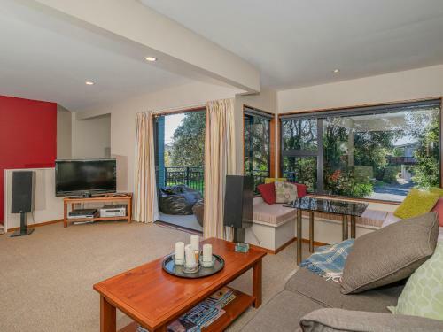 Patuwai Paradise - Whangamata Holiday Home