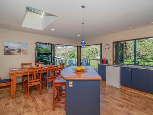 Patuwai Paradise - Whangamata Holiday Home