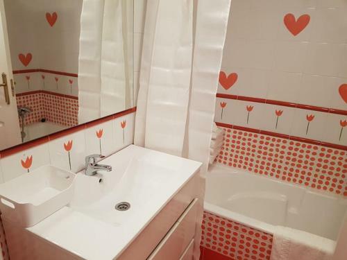 Bonito Apartamento de 2 Dormitorios En Almu�ecar