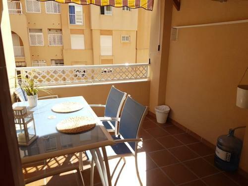 Bonito Apartamento de 2 Dormitorios En Almu�ecar
