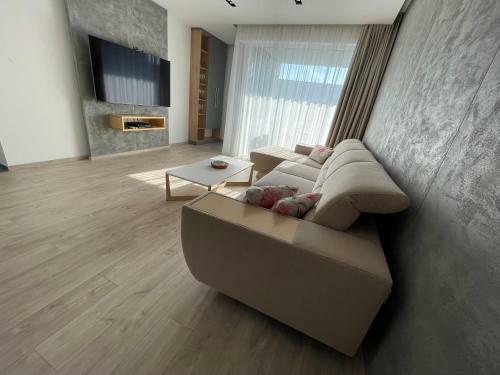 Greenbay Apartment With Free Parking
