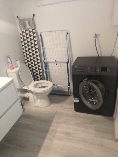 Logement Neuf En Face de La For�t. Acc�s Cour.