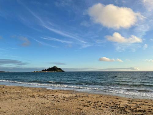 Charming 3 Bedroom Cottage - Praa Sands