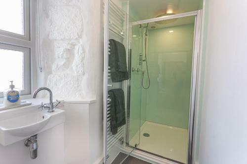 Charming 3 Bedroom Cottage - Praa Sands