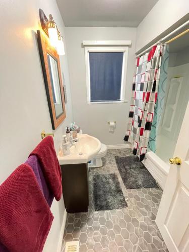 Cozy Two Storey 4br Home In Swan River