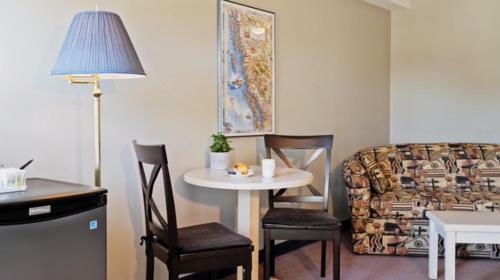 Hotel Quarterdeck Inn Marina And Resort - Standard Cb