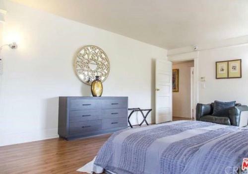 Cheerful Bright 5 Bedroom Home Central La/king Bed