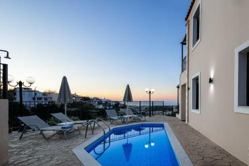 Villa Mahin With Pool And Sea View