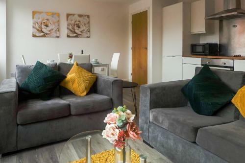 Inviting 2-bed Apartment In Derby Uk