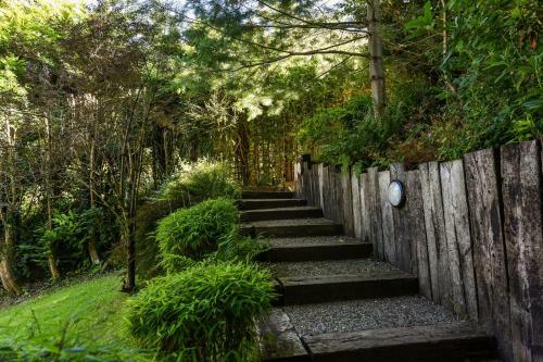 Les Charmettes , Haslemere