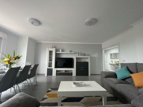 Apartamentos Maria de Lucia- Segundo Piso