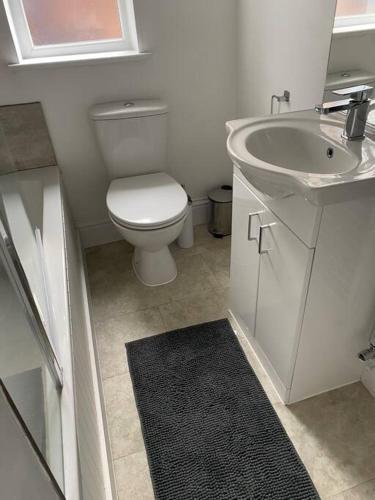 Stylish & Modern 4 Bedroom Sleep 8