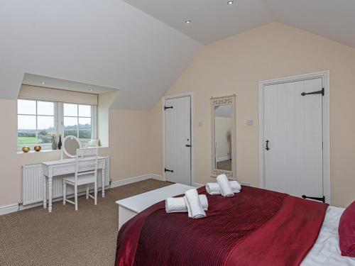 Pass The Keys Spacious Historic Cottage Minutes From Coast