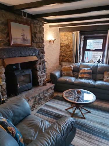 Fishermen's Cottage With Log Burner