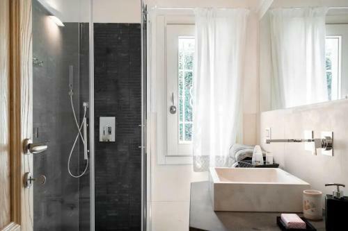 [villa Sul Mare] Con Piscina E Jacuzzi Privata