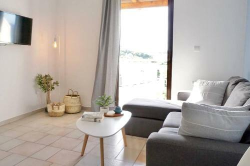 Apartamento Airy Flat At Xenios Avlais