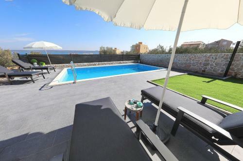 Stylish And Modern Sea View Apartment Giulia