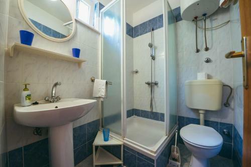 Apartments Lovre - Close To The Sea