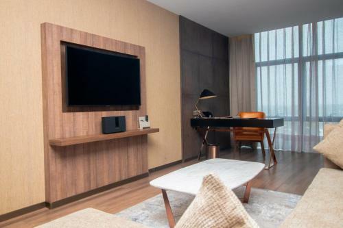 Hotel Ioka H�tel & Suites Lom�