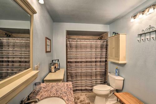 Lake Almanor Cabin With Deck, Less Than Half Mile To Beach!