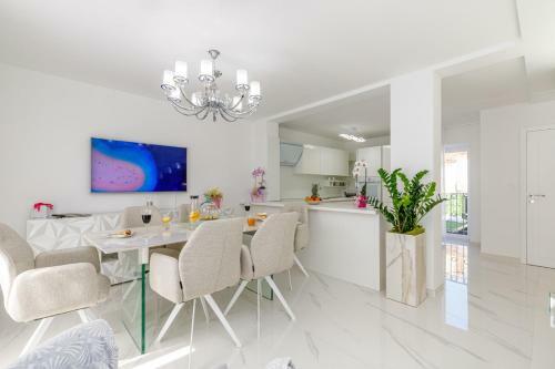 Deluxe Apartment In Casa Aurelia