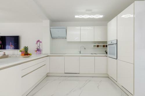 Deluxe Apartment In Casa Aurelia