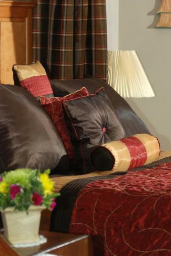 Golden Pathways Retreat B&B