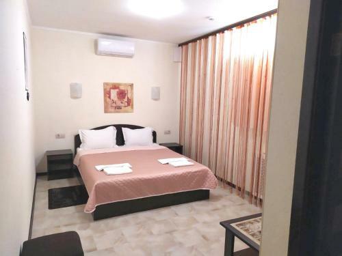Breeze Hotel