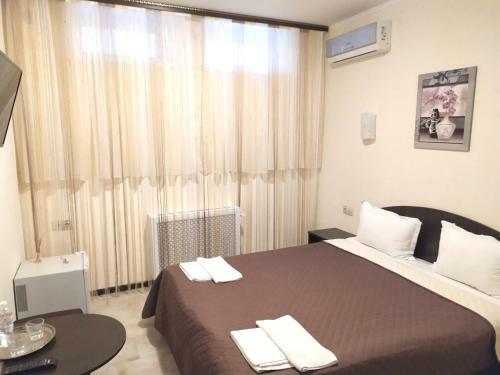 Breeze Hotel