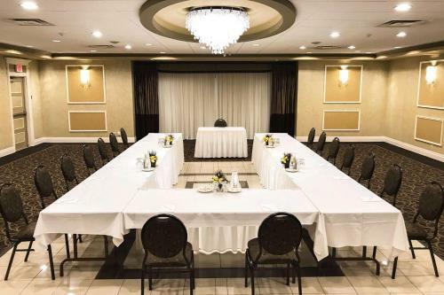 Hotel Quality Inn & Conference Centre Festival