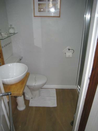 Hostal Rosebud Cottage Guest House