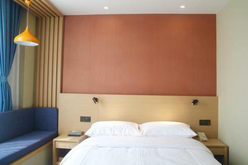Ibis Styles Chengdu American Center Hotel