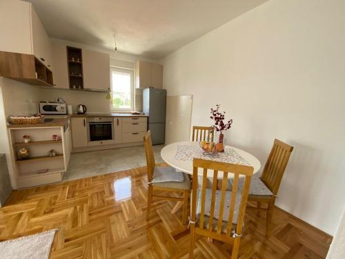 Apartamento Potpuno Opremljen Stan U Centru Trebinja