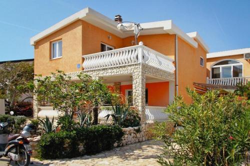 Apartment In Vir Near The Beach