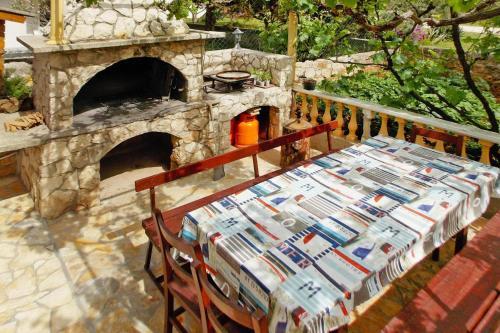 Apartment In Vir Near The Beach