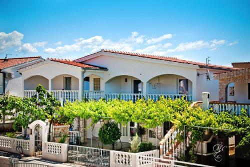 Apartment In Vir With Parking Space