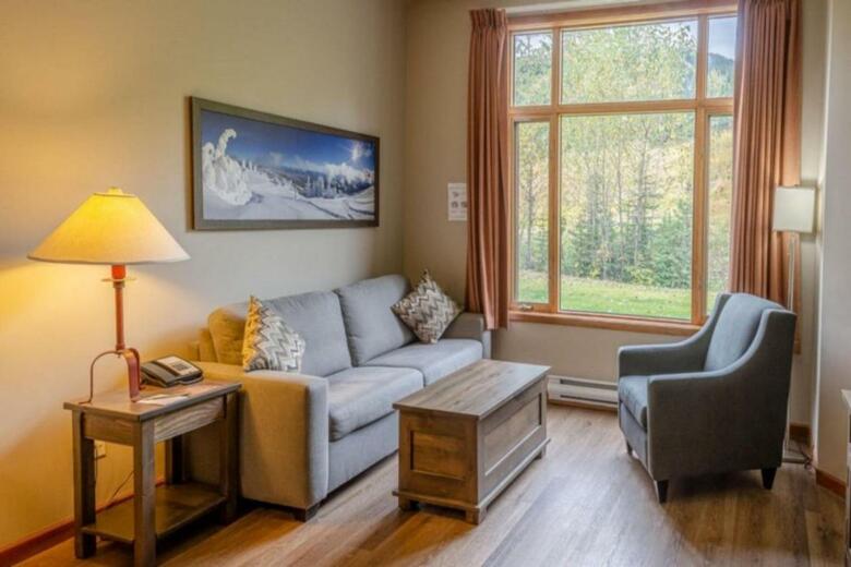 Nancy Greene's Cahilty Lodge - Hotel Room