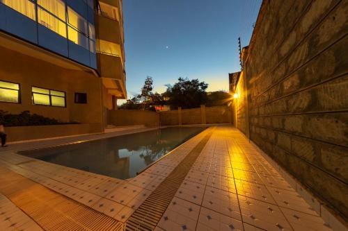 Nairobi Elegant 2-bedroom Apartment With Pool/gym