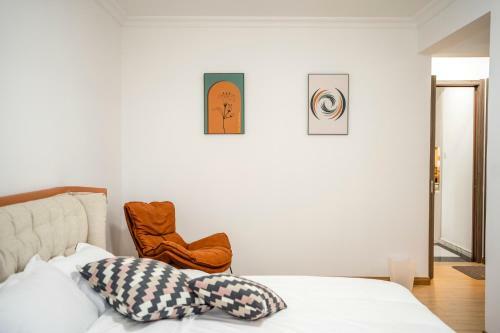 Locals Apartment House 01