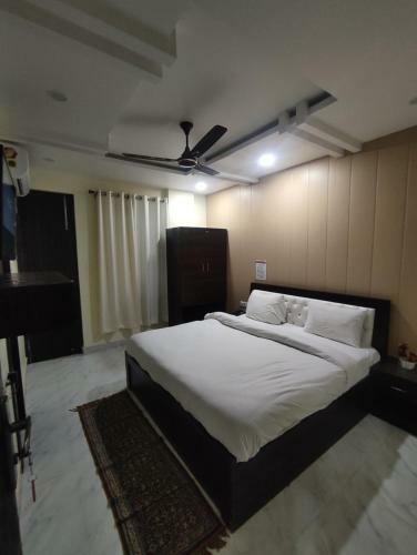 Hotel Shri Radhe Govind Inn
